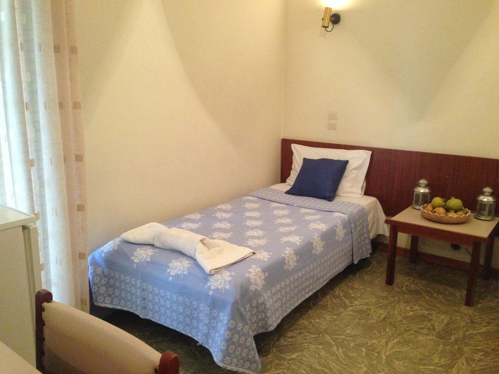 Noufara Hotel Kamena Vourla Dış mekan fotoğraf