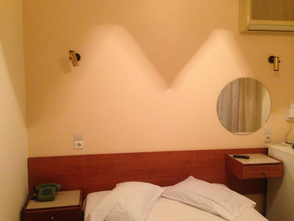 Noufara Hotel Kamena Vourla Oda fotoğraf